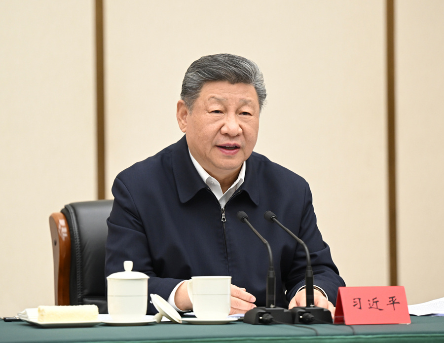 3月23日，中共中央总书记、国家主席、中央军委主席习近平在河北雄安新区考察，并主持召开深入推进雄安新区高质量建设和发展座谈会。这是23日下午，习近平主持召开深入推进雄安新区高质量建设和发展座谈会并发表重要讲话。新华社记者 谢环驰 摄